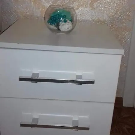 у дерибасовской на цокольном этаже