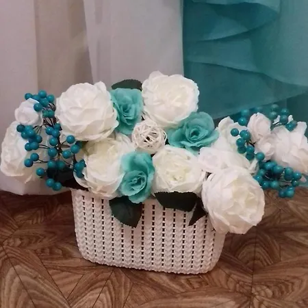 у дерибасовской на цокольном этаже * Одесса